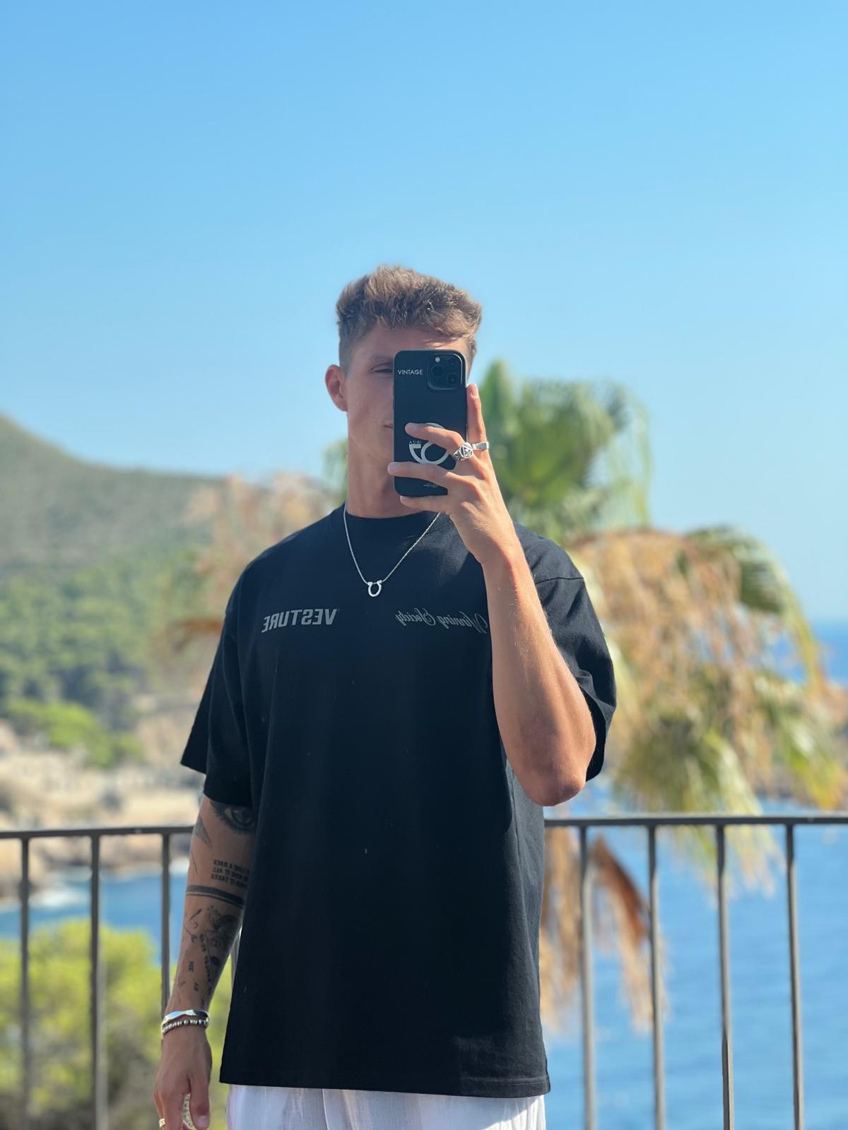 DAILY HEAVYWEIGHT BLACK TEE