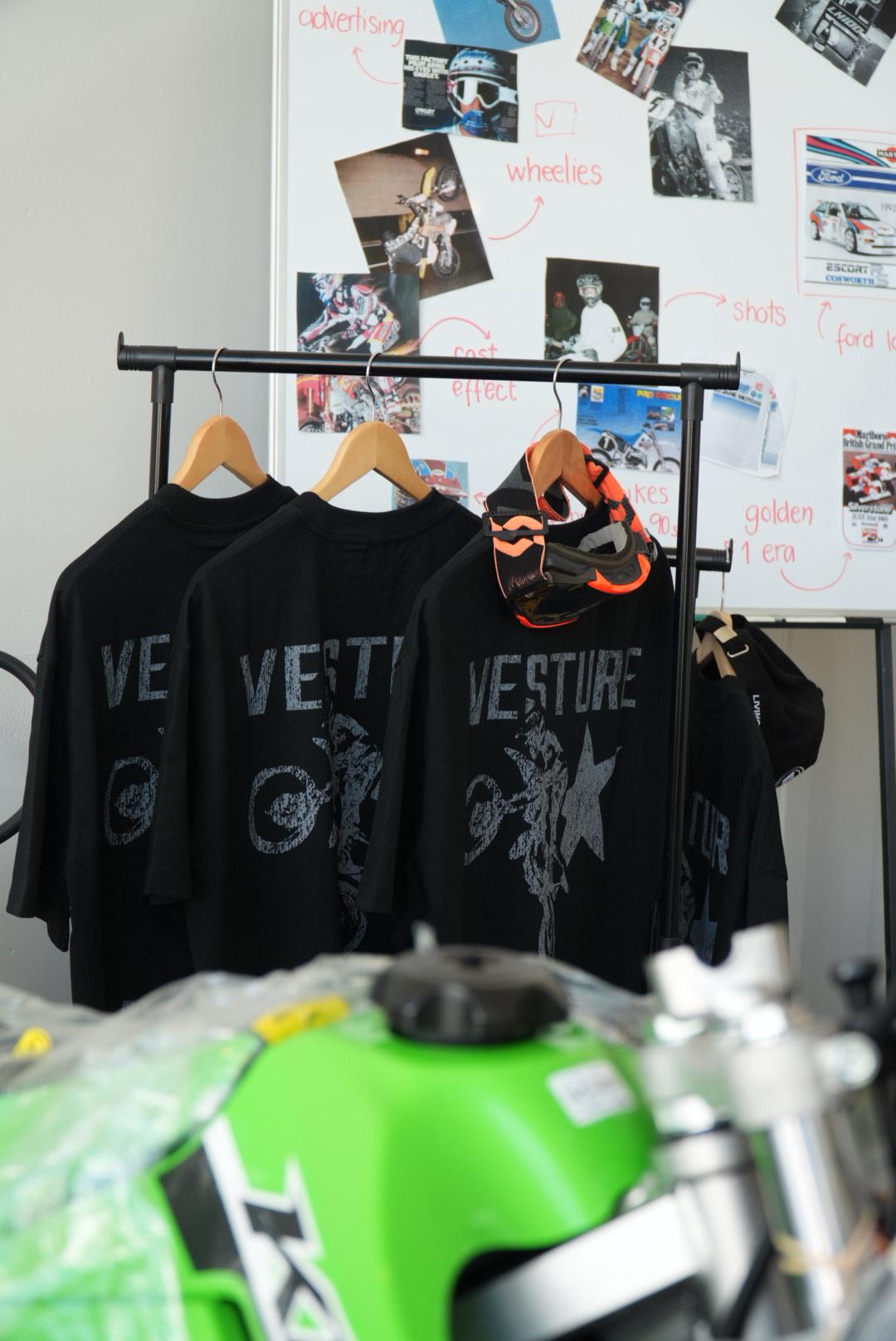SX TRIBUTE TEE